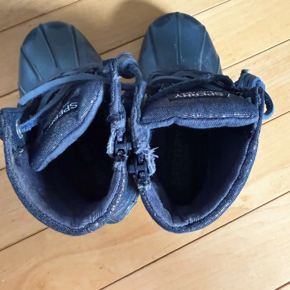 Toddler girls sparkly navy blue Sperry boots size 7- spring boots, saltwater